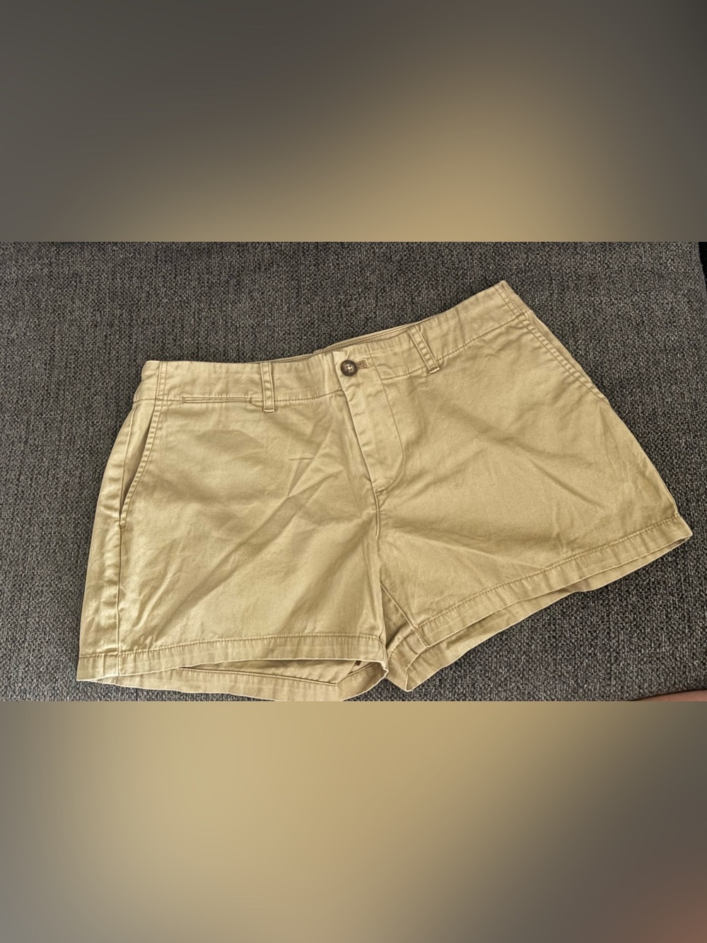 Woman’s Polo Ralph Lauren Classic khaki Chino Shorts — Tan size 4